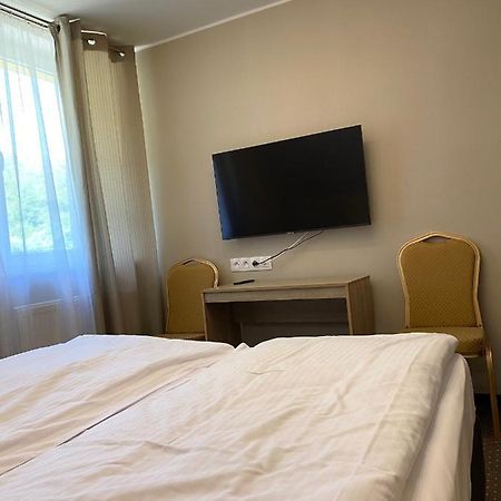 Gracja Bed & Breakfast วอร์ซอ ภายนอก รูปภาพ