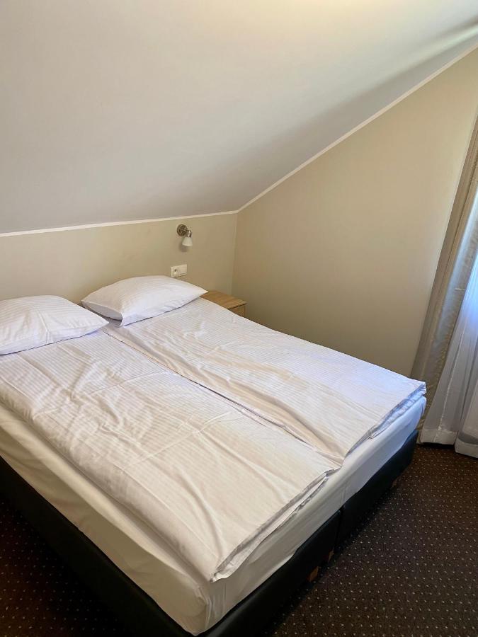 Gracja Bed & Breakfast วอร์ซอ ภายนอก รูปภาพ