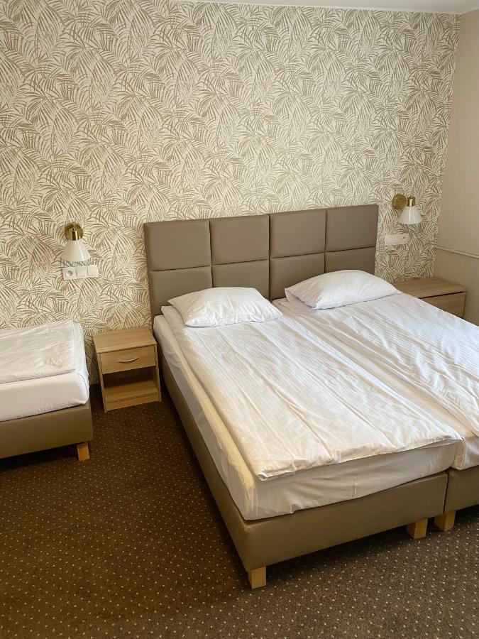 Gracja Bed & Breakfast วอร์ซอ ภายนอก รูปภาพ