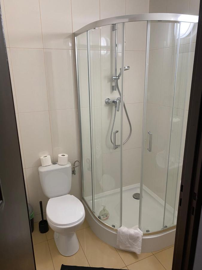 Gracja Bed & Breakfast วอร์ซอ ภายนอก รูปภาพ